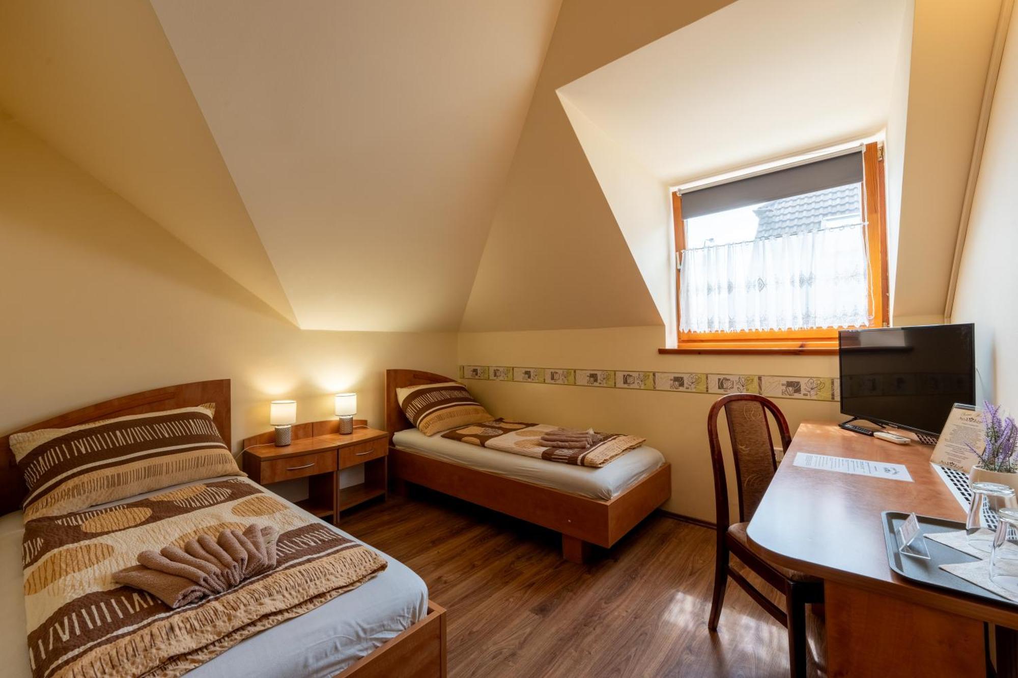 Szenti Vendeghaz Bed & Breakfast Gyor Exterior photo